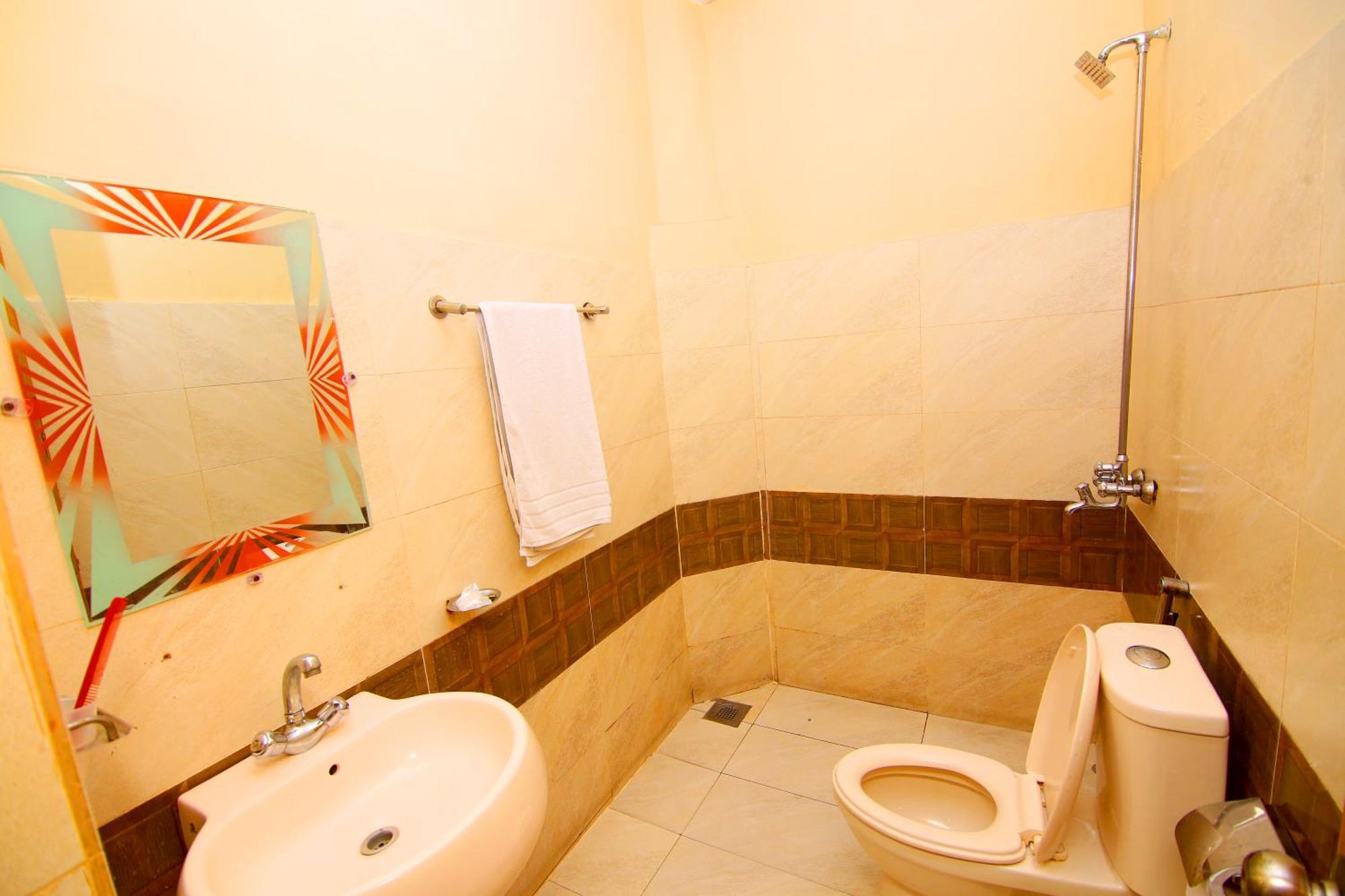 Premier Inn Mall Lahore Buitenkant foto