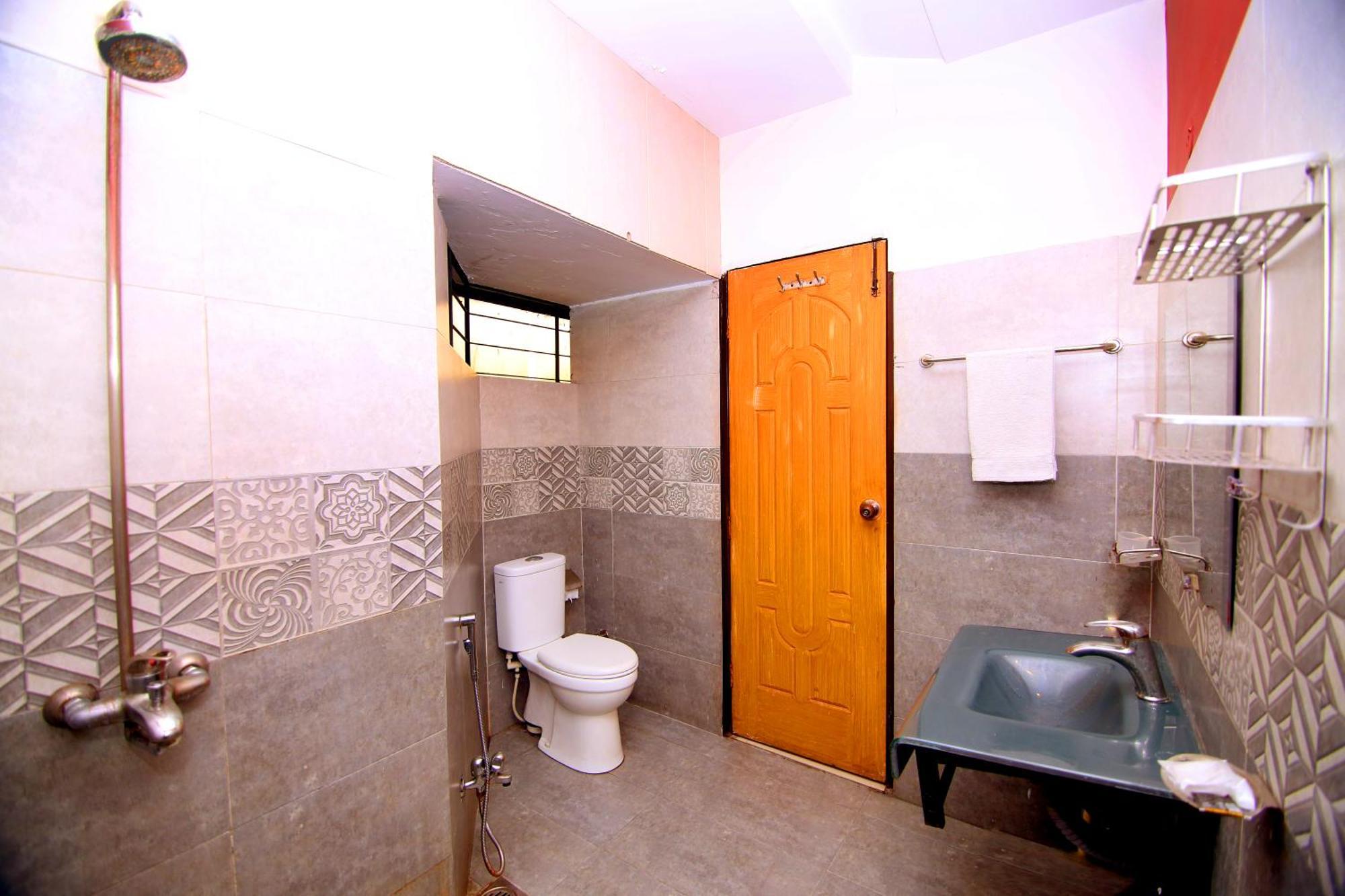 Premier Inn Mall Lahore Buitenkant foto