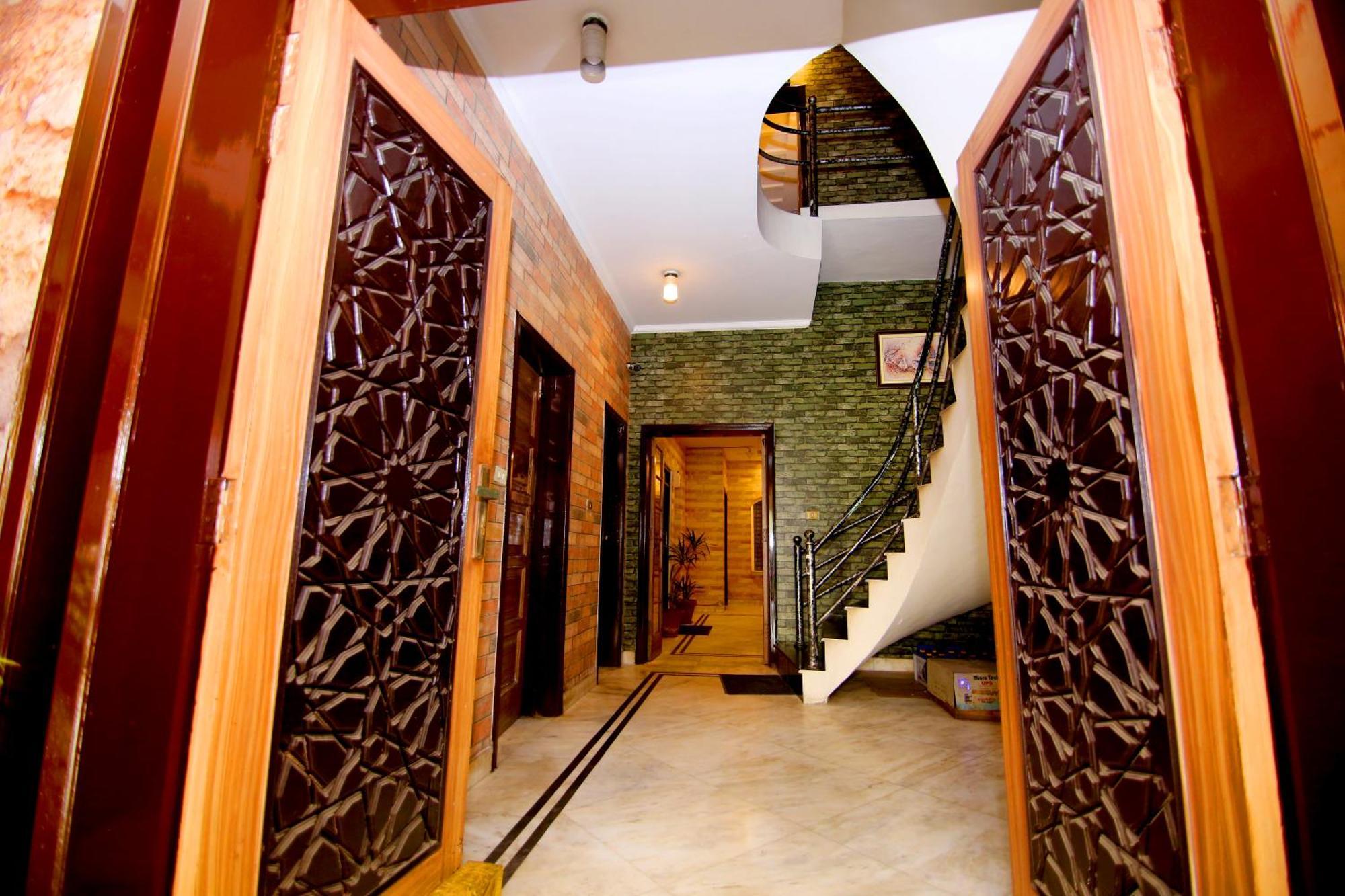 Premier Inn Mall Lahore Buitenkant foto