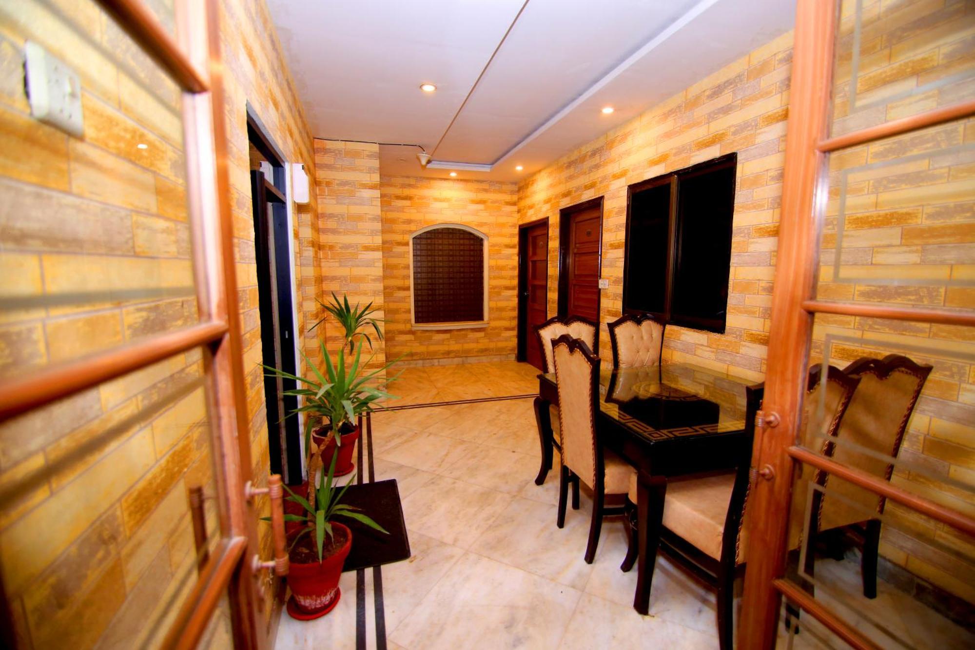 Premier Inn Mall Lahore Buitenkant foto