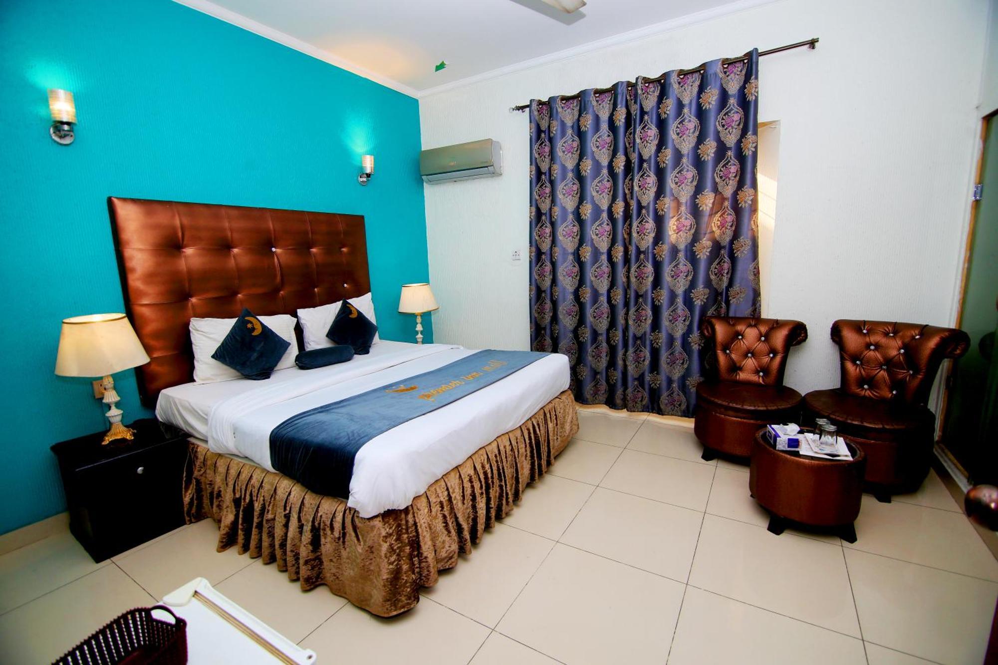 Premier Inn Mall Lahore Buitenkant foto